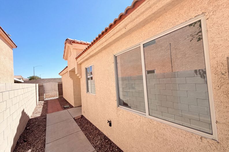 Photo 29 of 33 of 9121 Indian Breeze Dr, Las Vegas, NV