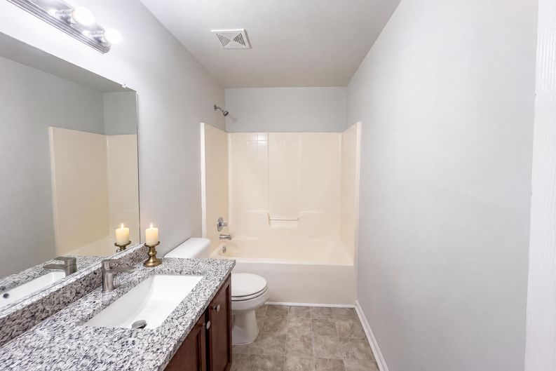Photo 15 of 23 of 7328 Toccoa Cir, Union City, GA