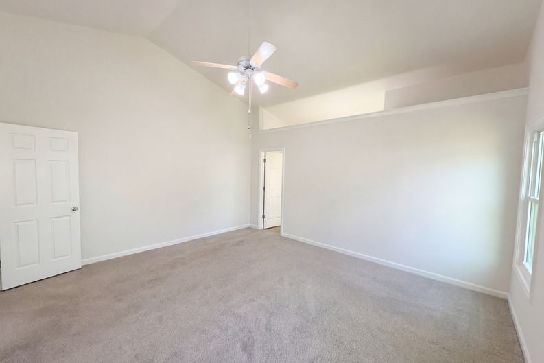 Photo 10 of 19 of 2840 Meridian Dr, Dacula, GA