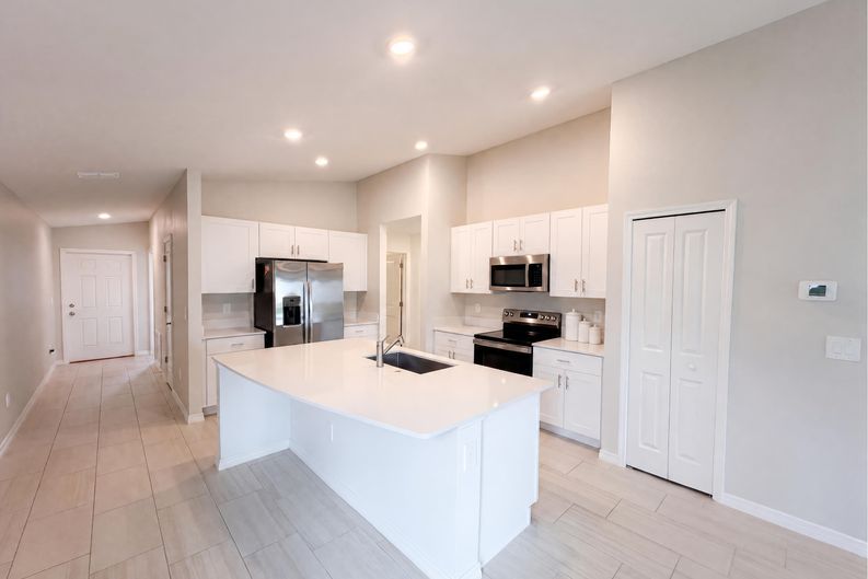Photo 6 of 18 of 3513 Radiant Mountain Dr, Plant City, FL