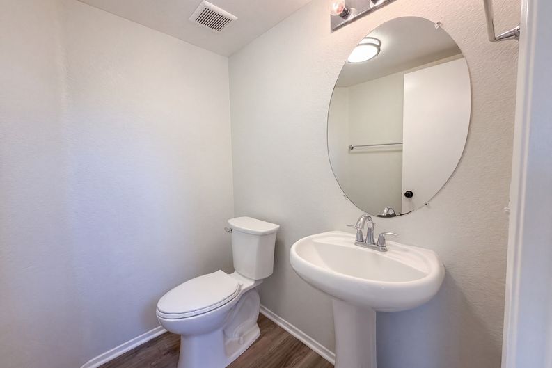 Photo 11 of 28 of 43390 Corte Almeria, Temecula, CA