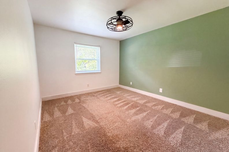 Photo 13 of 24 of 7807 Bideford Ln, Houston, TX