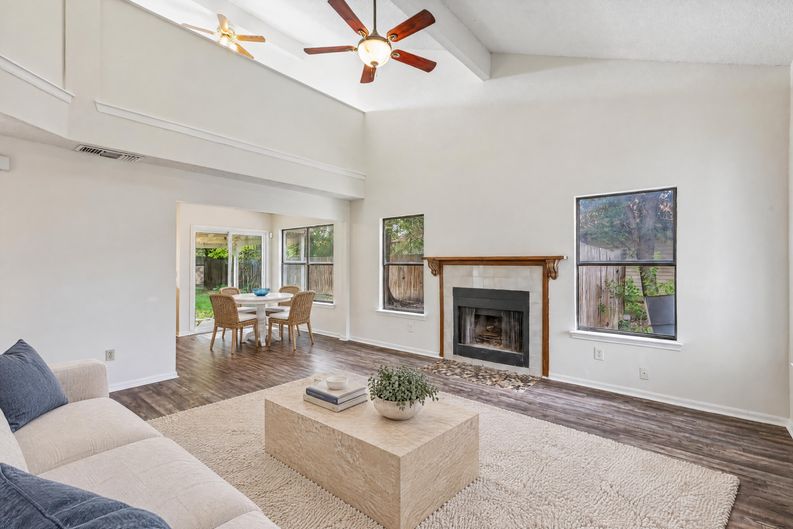 Photo 3 of 22 of 4508 Mesa Dr, Killeen, TX