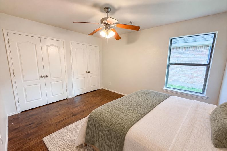 Photo 11 of 17 of 1618 Hillside Dr, Waxahachie, TX