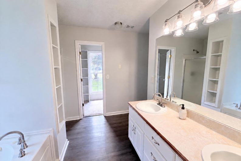 Photo 20 of 35 of 1396 Bramlett Forest Ct, Lawrenceville, GA