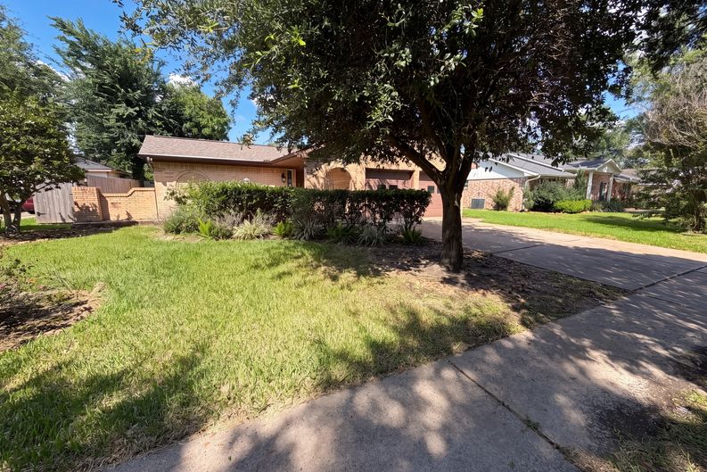 Photo 16 of 22 of 342 Queenstown Rd, Houston, TX