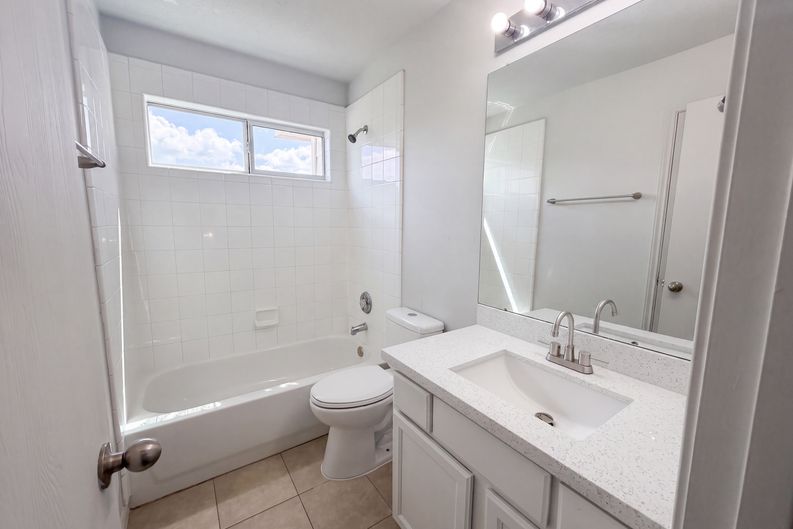 Photo 16 of 21 of 3911 Teal Vista Ct, Fresno, TX