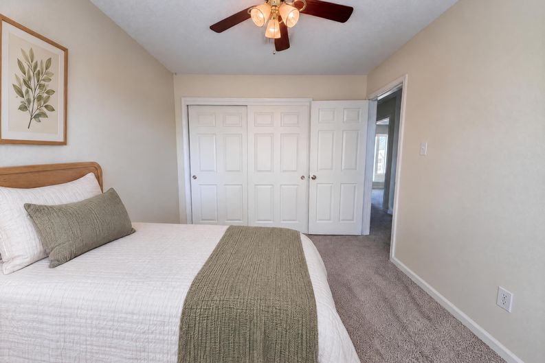 Photo 21 of 32 of 4519 Spinks Creek Ln, Spring, TX