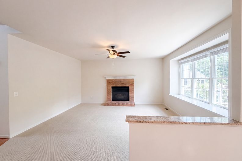 Photo 13 of 43 of 15559 Brown Deer Ct, Haymarket, VA