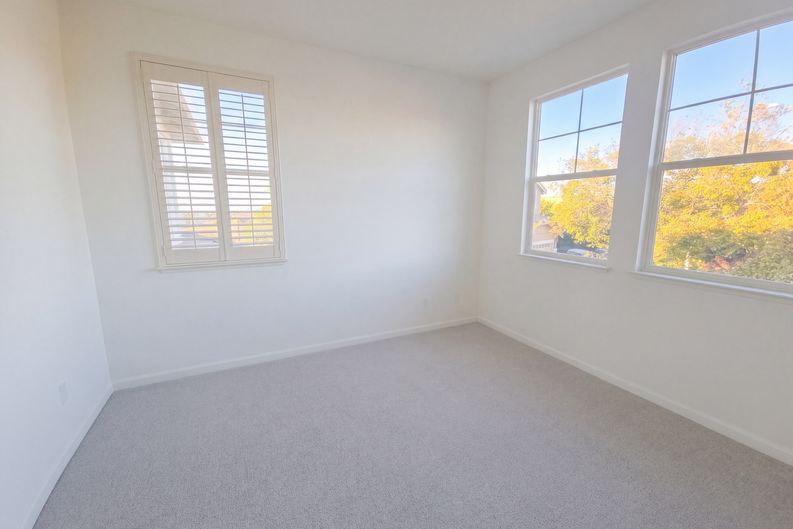 Photo 14 of 41 of 2328 Forty Niner Ct, Antioch, CA