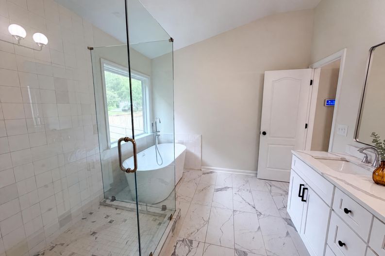 Photo 11 of 23 of 3718 Park Hill Cir, Loganville, GA