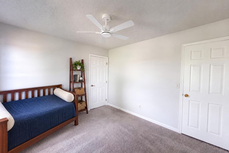 Photo 17 of 27 of 518 Glenfield Cir, Maryville, TN