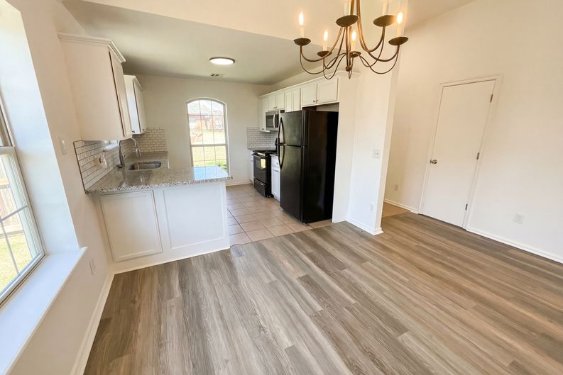 Photo 10 of 18 of 504 Woodbriar, Noble, OK