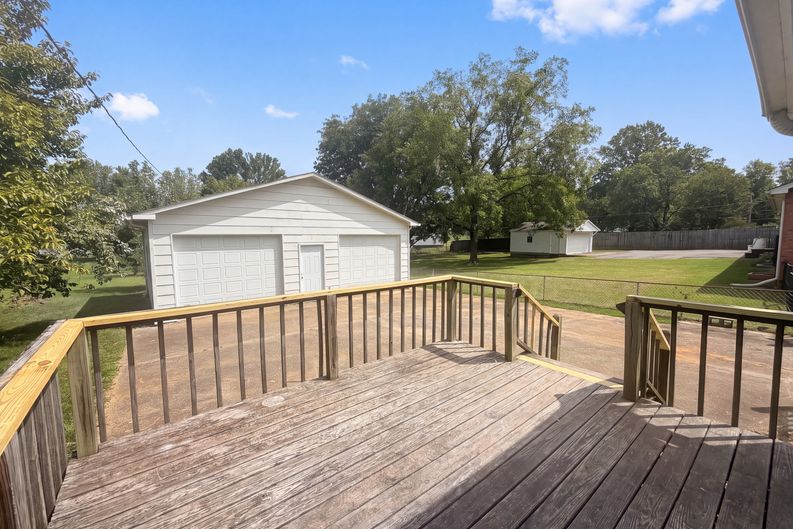 Photo 23 of 26 of 313 Lafayette Rd, Clarksville, TN