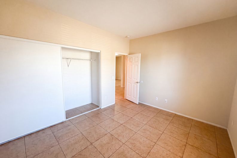 Photo 8 of 33 of 12783 Brandon St, Victorville, CA