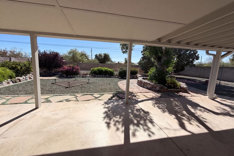 Photo 23 of 25 of 650 S Kenyon Dr, Tucson, AZ