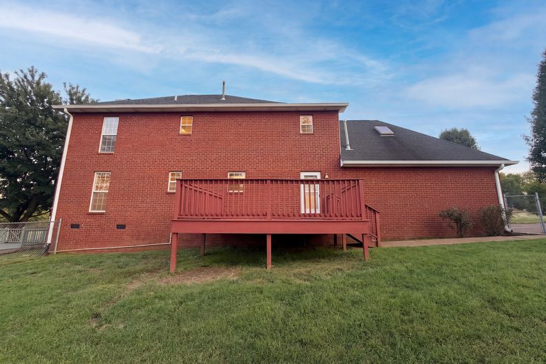 Photo 5 of 24 of 407 Ranch Rd, Portland, TN