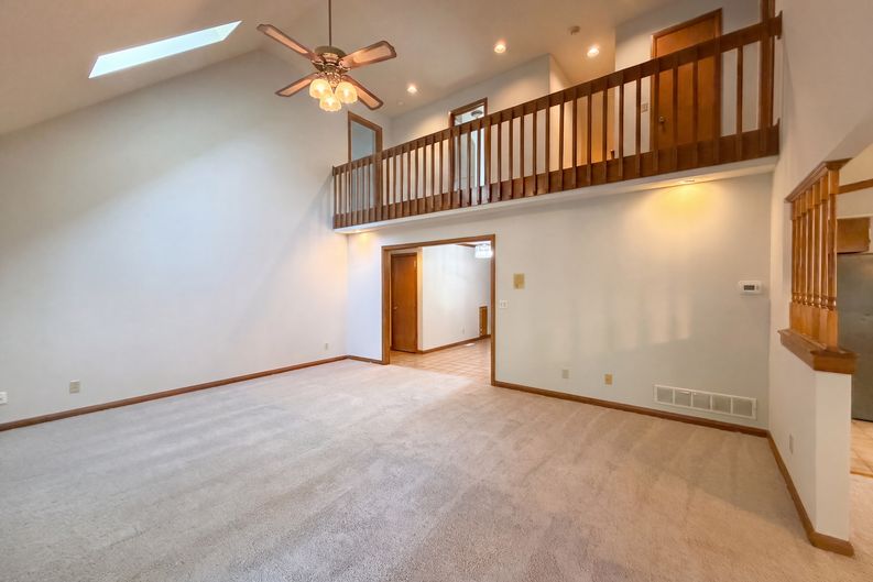 Photo 9 of 48 of 165 Juniper Ave, Westerville, OH