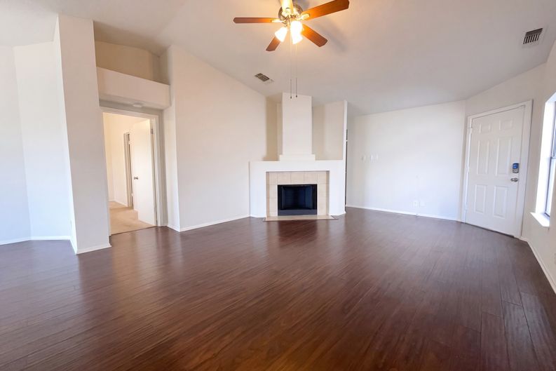 Photo 14 of 16 of 15009 Winter View Dr, San Antonio, TX