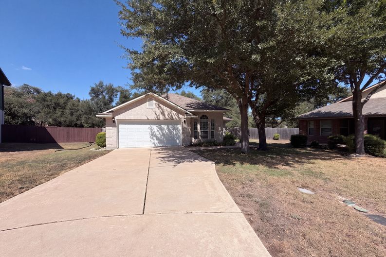 Photo 15 of 21 of 1315 Tumbling River Dr, Leander, TX