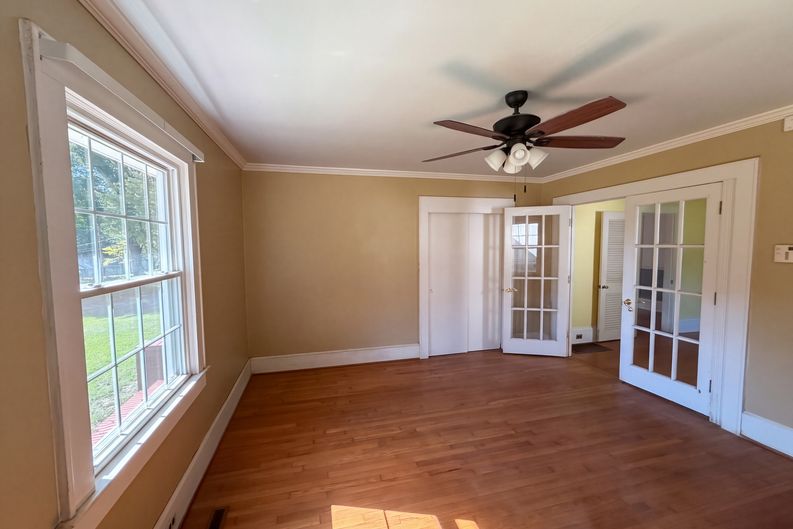Photo 15 of 29 of 907 S South St, Gastonia, NC