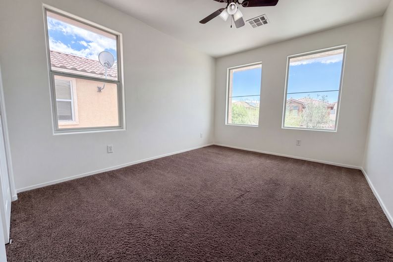 Photo 14 of 25 of 7478 Benlomond Ave, Las Vegas, NV