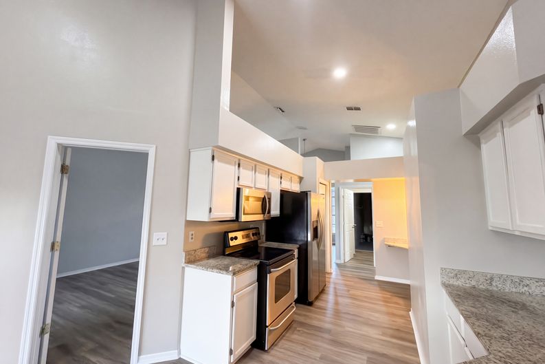 Photo 9 of 41 of 9703 Glenpointe Dr, Riverview, FL