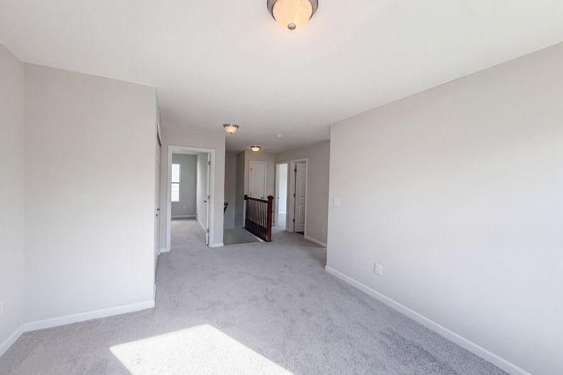 Photo 16 of 39 of 4058 Leontria Ave, Columbus, OH