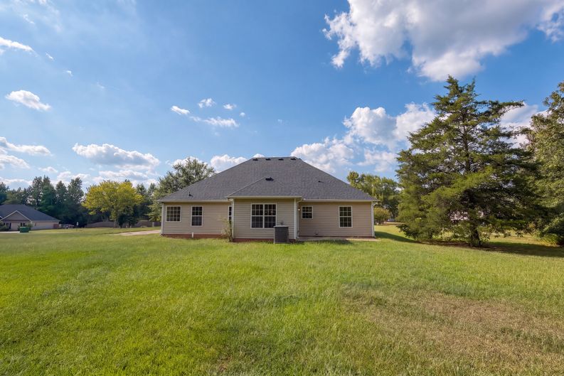 Photo 5 of 23 of 114 Beaty Ct, Flovilla, GA