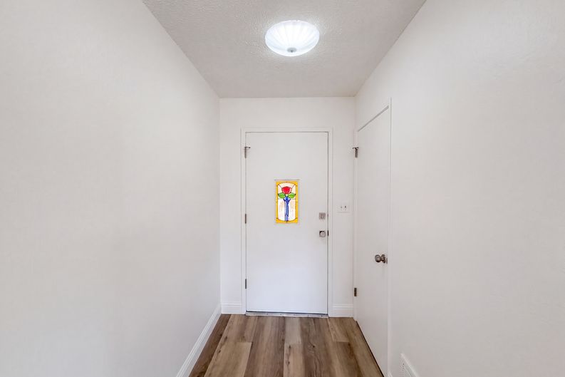 Photo 6 of 41 of 7007 Ursa Pkwy, Sacramento, CA