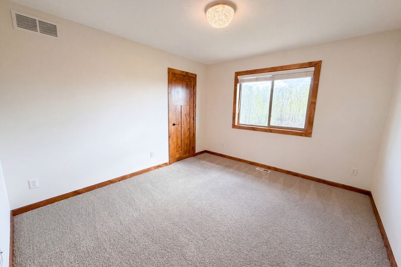 Photo 16 of 34 of 3072 Nottingham Rd S, St. Cloud, MN