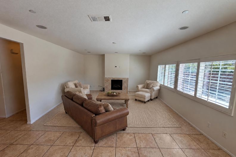 Photo 3 of 19 of 40959 Vauxhall Ct, Lake Elsinore, CA