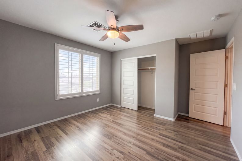 Photo 15 of 27 of 11422 W Foxfire Dr, Surprise, AZ