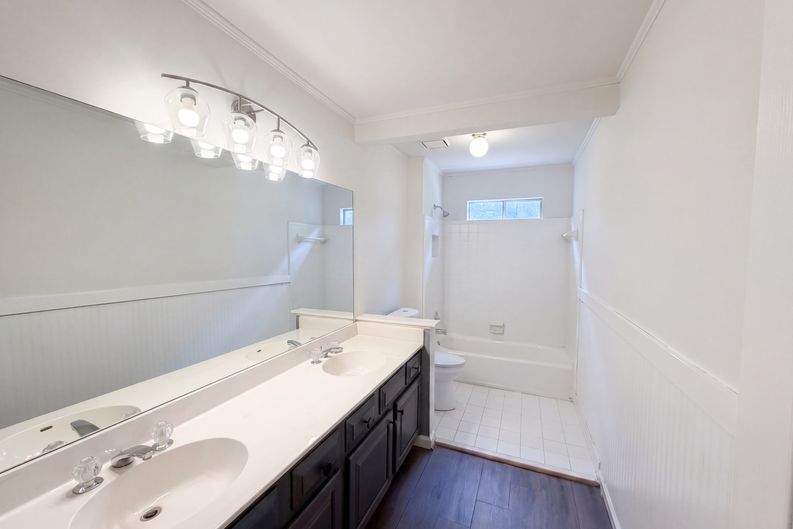 Photo 15 of 26 of 1900 Milfield Cir, Snellville, GA