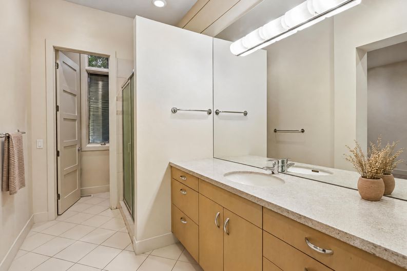 Photo 21 of 49 of 4986 S Fillmore Ct, Englewood, CO