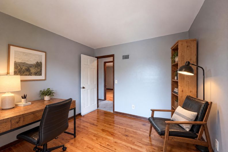 Photo 10 of 27 of 6916 N Overland Dr, Kansas City, MO