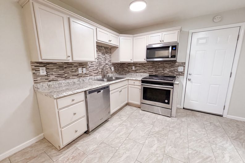 Photo 6 of 21 of 405 Annie Lee Rd, Trussville, AL
