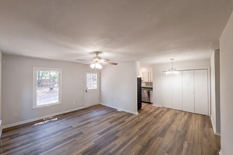 Photo 8 of 15 of 5314 Westminster Dr, Fayetteville, NC