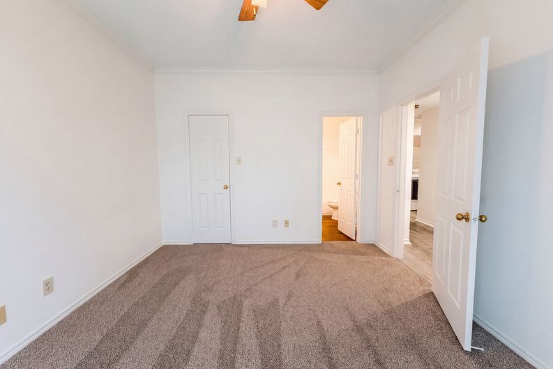 Photo 4 of 17 of 5836 Westhaven Dr, Fort Worth, TX