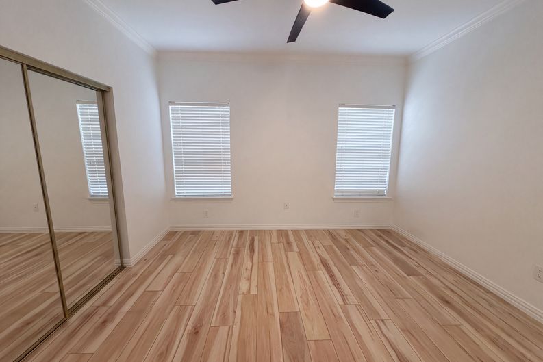 Photo 4 of 19 of 2601 Preston Rd, Plano, TX