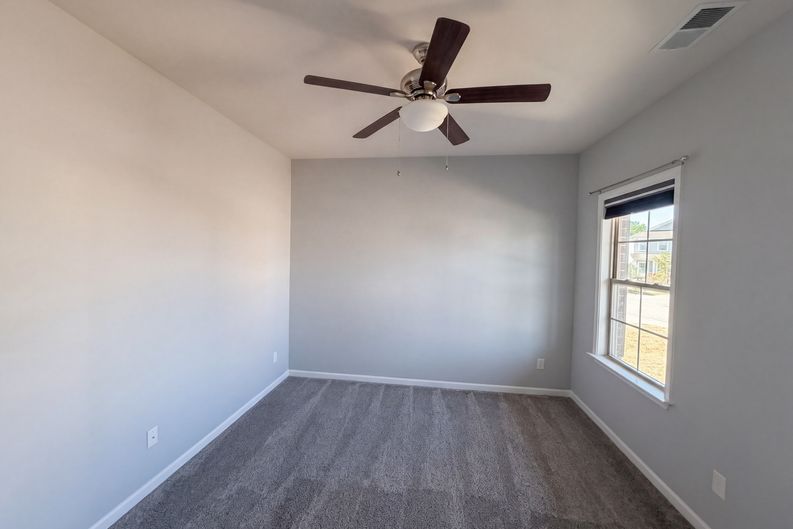 Photo 12 of 23 of 1305 Ivey Grove Ct, Fuquay Varina, NC