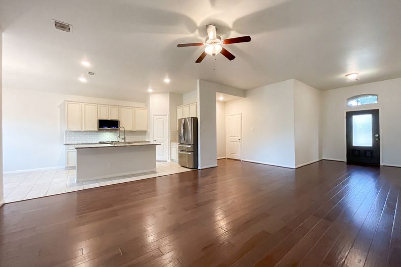 Photo 6 of 19 of 21205 Timber Bluff Ln, Porter, TX