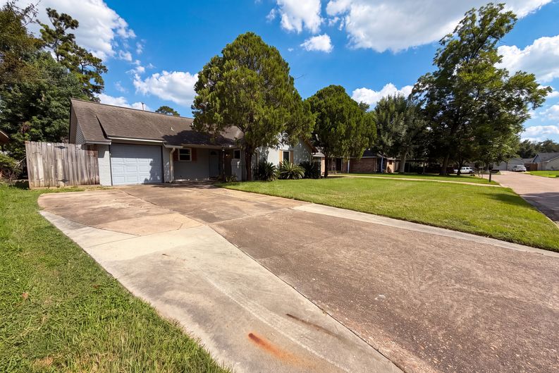 Photo 19 of 21 of 9314 Deanwood St, Houston, TX