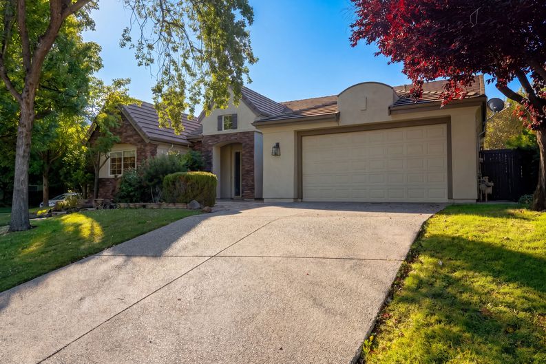 Photo 42 of 51 of 1401 Grey Owl Cir, Roseville, CA