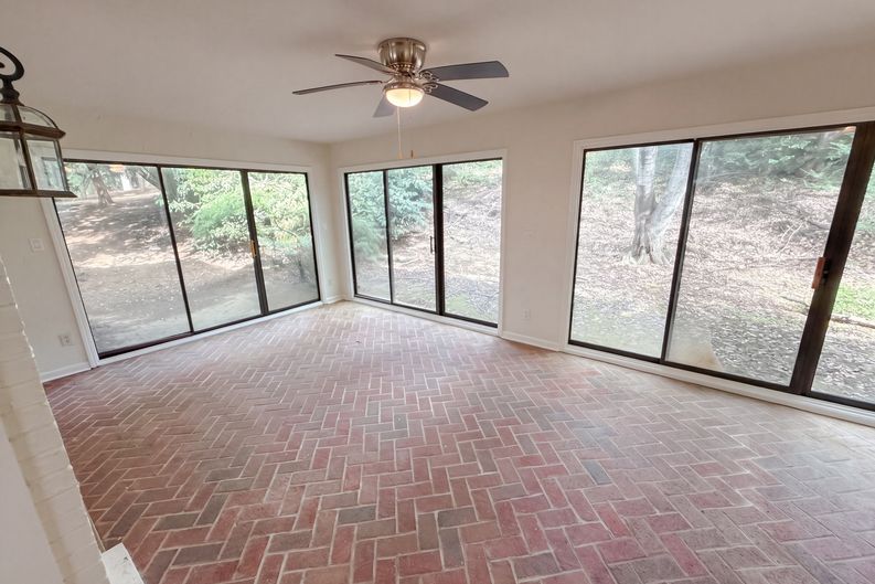 Photo 8 of 22 of 7022 Quail Hill Rd, Charlotte, NC