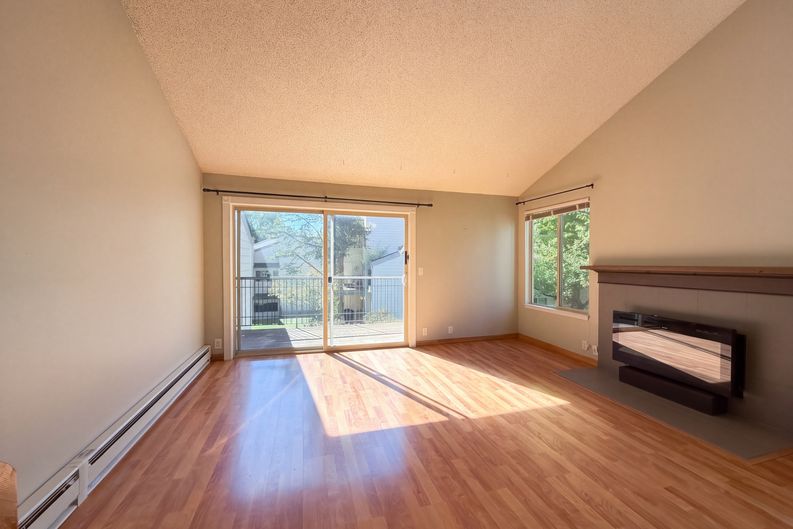 Photo 8 of 25 of 11776 SW Boones Bend Dr, Beaverton, OR