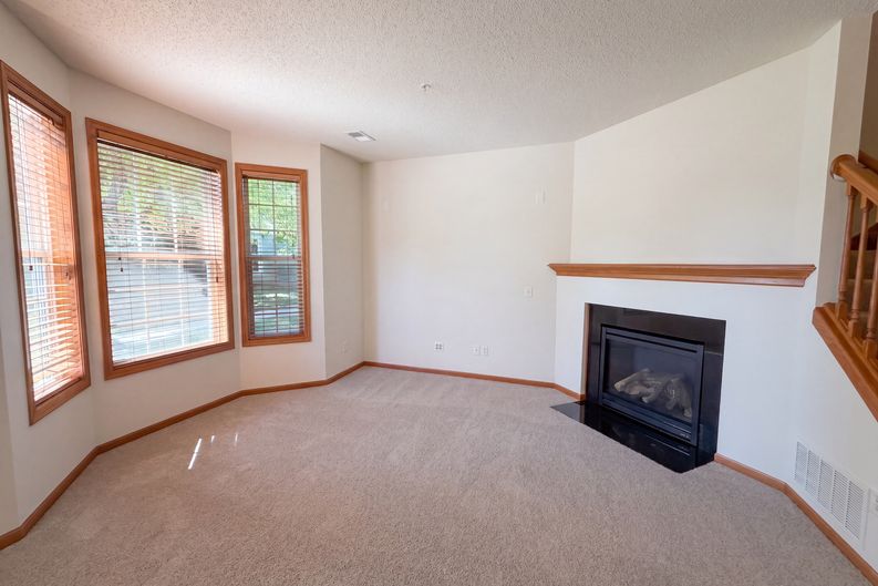 Photo 7 of 25 of 7231 Jewel Ln N, Maple Grove, MN