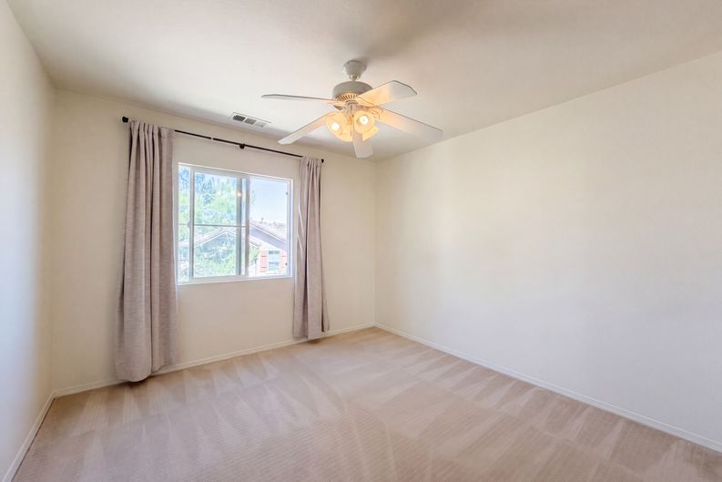 Photo 13 of 24 of 29206 Rio Lobo Way, Valencia, CA