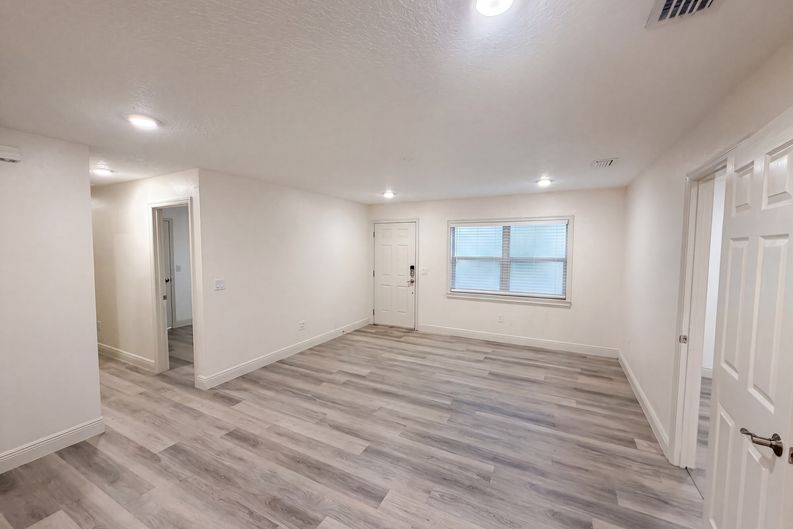 Photo 3 of 26 of 3444 Valeview Dr, Apopka, FL