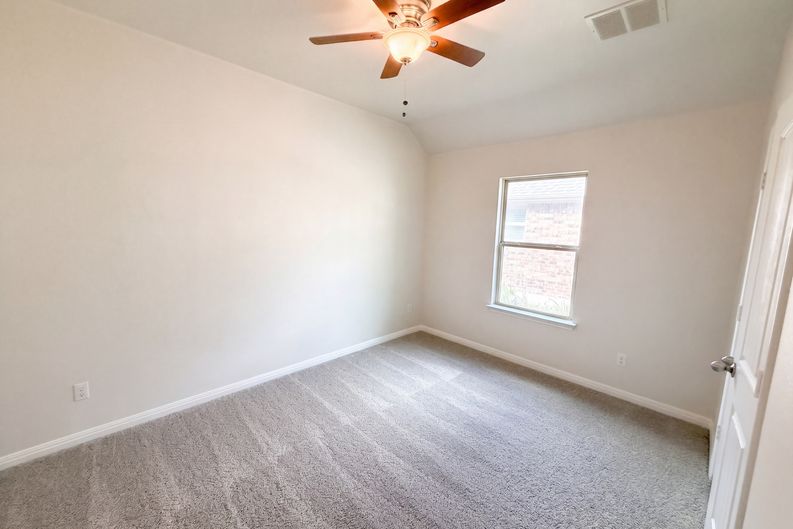 Photo 10 of 20 of 18320 Drecker Springs Ln, Pflugerville, TX